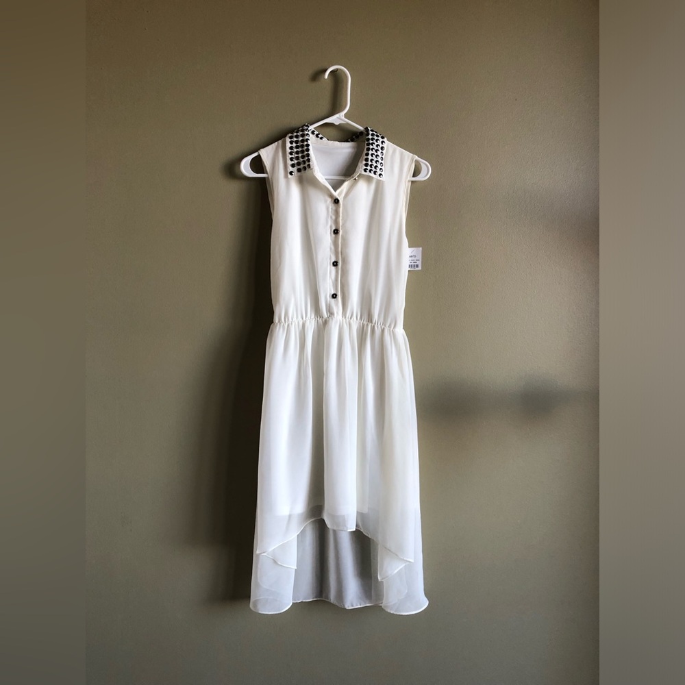 NWT Suzy Shier Women Cream white High Low Studded Collar Dress Size Small